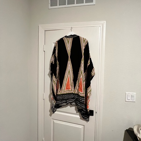 📦 Sweaty Rocks Orange & Black Geometric Kimono - Picture 10 of 12